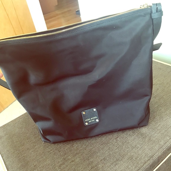 henri bendel Handbags - Henri Bendel Jet Setter Tote